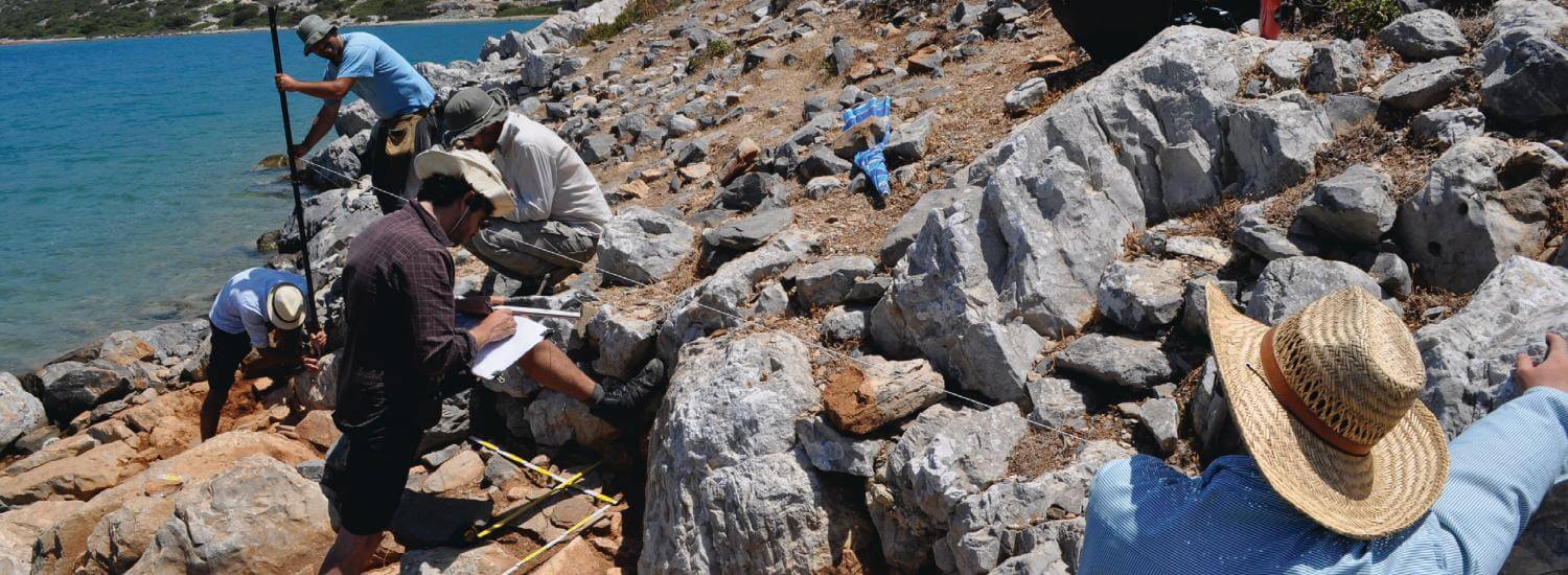 Ανασκαφή και σχεδιαστική αποτύπωση ευρημάτων στους χώρους των βρεφικών εγχυτρισμών.