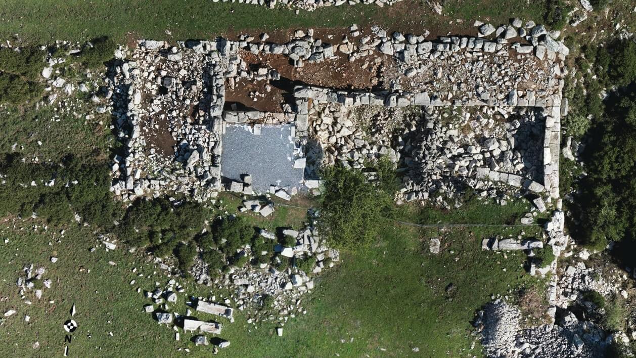 Aerial photograph of the building complex at the locality Loutra.